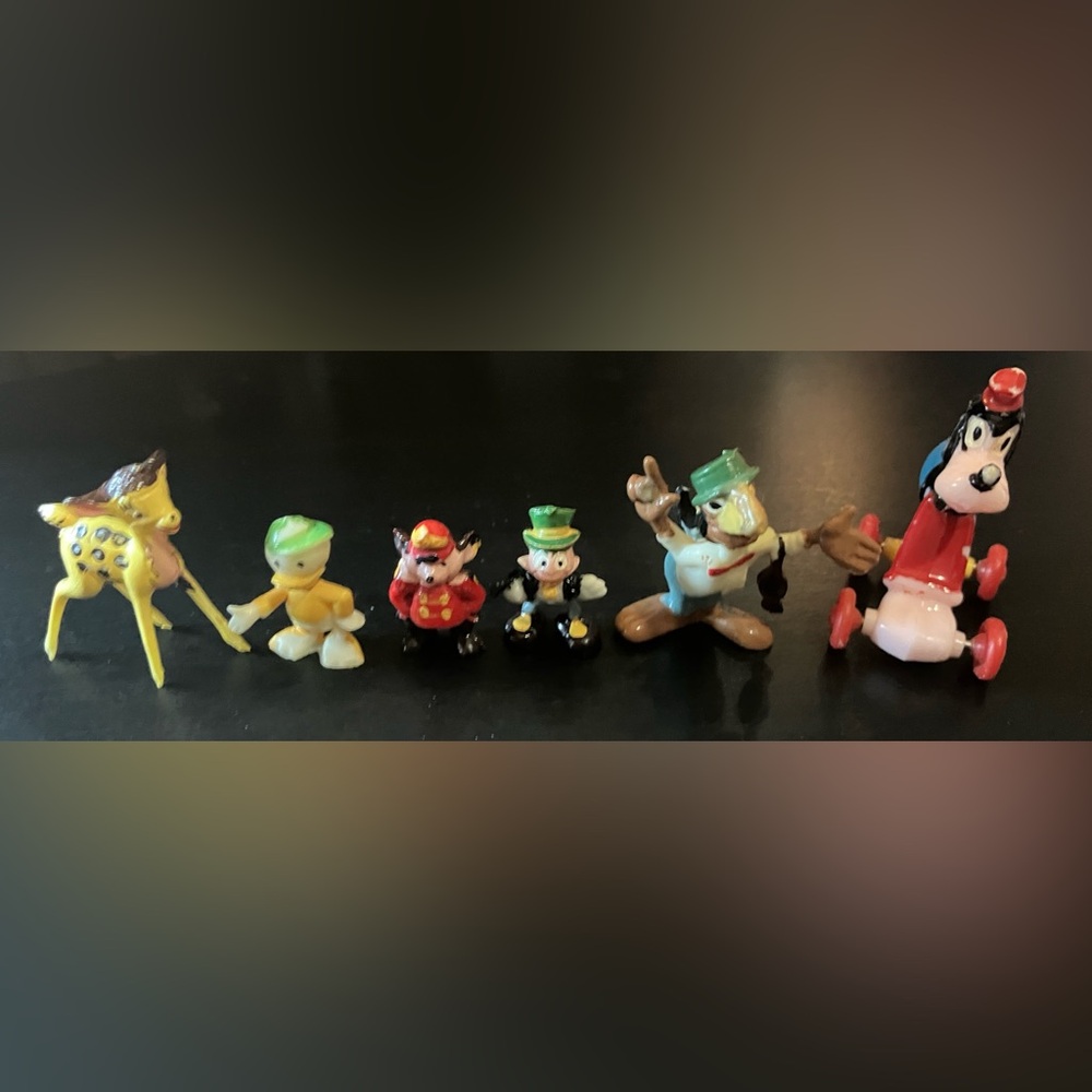 ***SOLD***                                Collectible Disneykins Figurines